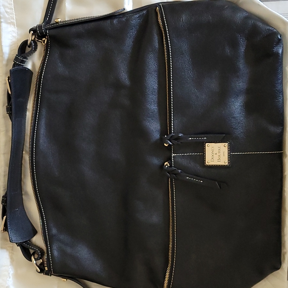 Dooney & Bourke Large Pocket Sac
